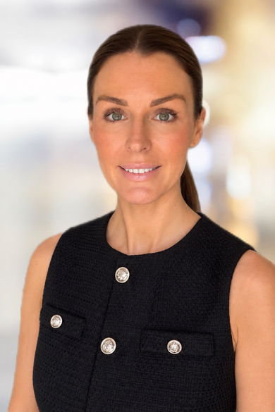 Portrait of Yasemin Frantzen, REALTOR® | NRLUX.